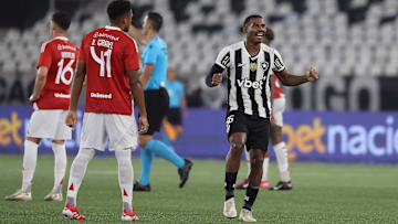 Botafogo levou a melhor no duelo do primeiro turno