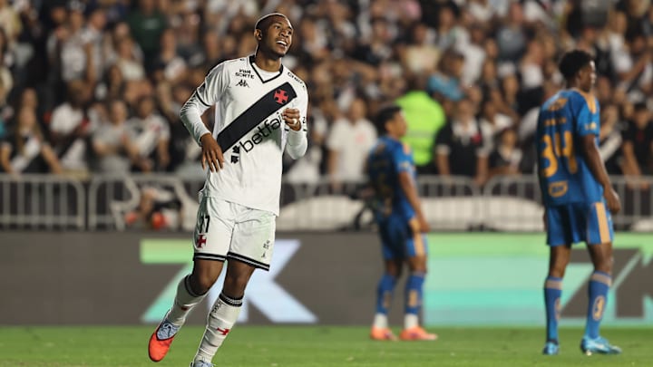 Rayan é o artilheiro do Vasco na "era Diniz"