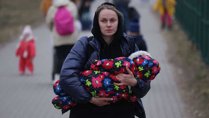 Polish Border Towns Receive Mass Influx Of Ukrainians Fleeing Russian Armed Invasion Polish Border Towns Receive Mass Influx Of Ukrainians Fleeing Russian Armed Invasion