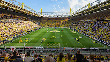 Der Signal Iduna Park ist das zu Hause von Borussia Dortmund.