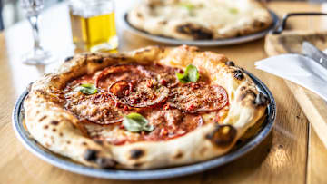 Now that looks like a good pizza pie.