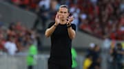 Filipe Luís tem contrato no Flamengo apenas até o fim do ano