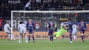 Mbappé rate son penalty face a Monaco