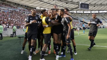 Botafogo se aproveitou de desorganização do Fluminense e venceu bem no Maracanã