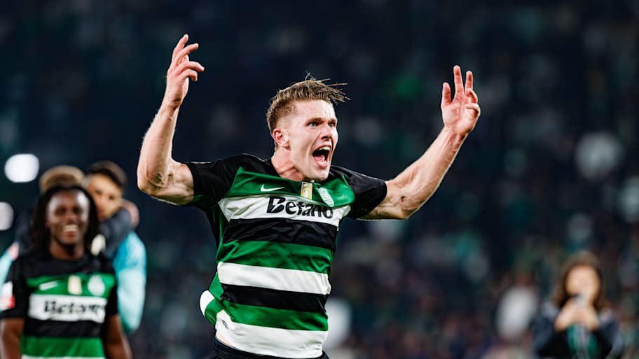 Viktor Gyokeres celebrating.