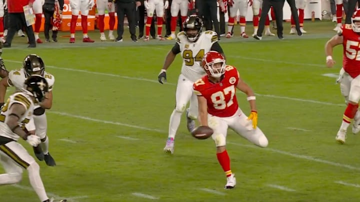 Travis Kelce pulled off a cool play vs. the Saints in the Chiefs' Week 5 win. 