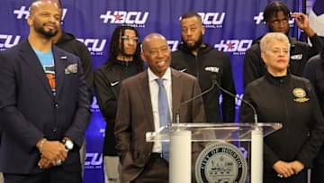 Sylvester Turner Dies At 70
