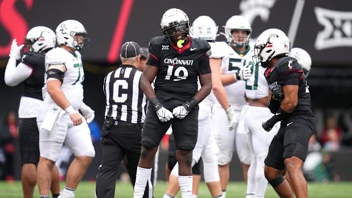 Cincinnati Bearcats linebacker Tyler Gillison (19) reacts after a defensive play in the fourth Cincinnati Bearcats linebacker Tyler Gillison (19) reacts after a defensive play in the fourth