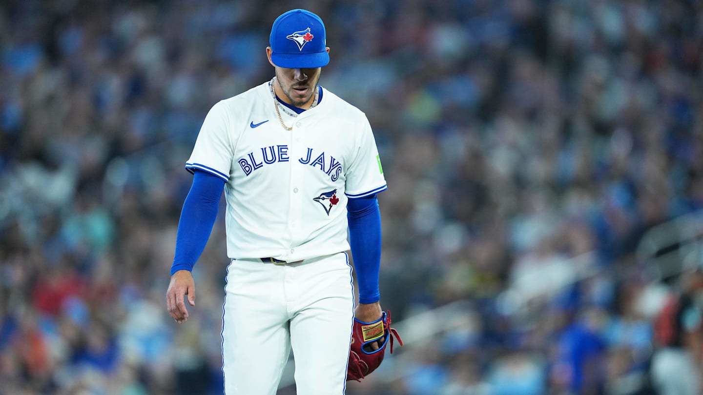 Watch: Toronto Blue Jays, Mariners Benches Clear After Strongly-Worded Exchange