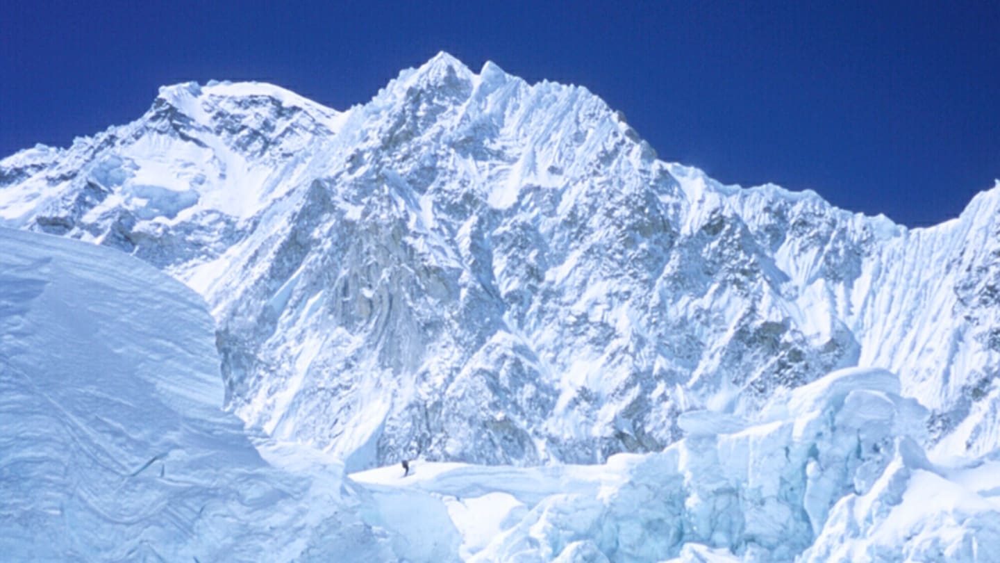 Tyler Andrews' Attempted Speed Record on Mount Everest Abandoned