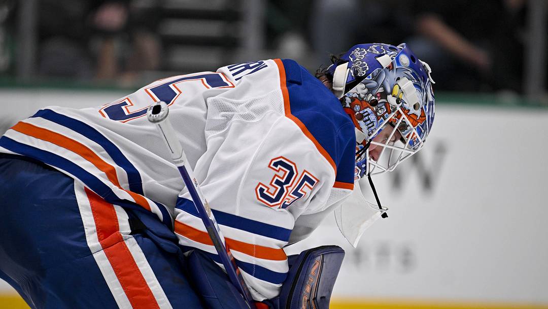 Mar 12, 2026; Dallas, Texas, USA; Edmonton Oilers goaltender Tristan Jarry (35) looks down during the second period against the Dallas Stars at the American Airlines Center. Mandatory Credit: Jerome Miron-Imagn Images Mar 12, 2026; Dallas, Texas, USA; Edmonton Oilers goaltender Tristan Jarry (35) looks down during the second period against the Dallas Stars at the American Airlines Center. Mandatory Credit: Jerome Miron-Imagn Images
