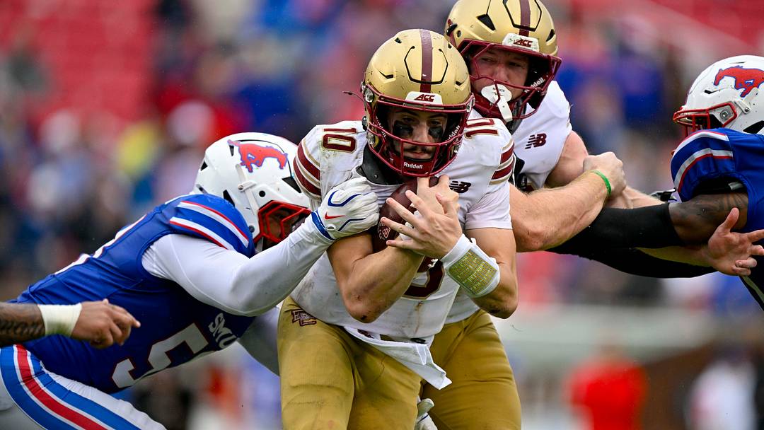 Oct 3, 2026; Dallas, Texas, USA; SMU Mustangs defensive end Aakil Washington (58) tackles Boston College Eagles quarterback Mason McKenzie (10) during the second half at Gerald J. Ford Stadium. Mandatory Credit: Jerome Miron-Imagn Images Oct 3, 2026; Dallas, Texas, USA; SMU Mustangs defensive end Aakil Washington (58) tackles Boston College Eagles quarterback Mason McKenzie (10) during the second half at Gerald J. Ford Stadium. Mandatory Credit: Jerome Miron-Imagn Images