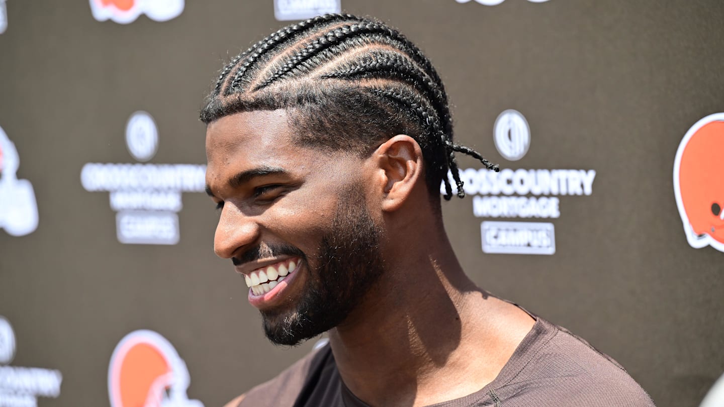 Browns Plan Preseason Reps for Rookie QBs Sanders, Gabriel