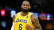 James terminó con 32 puntos en la victoria de los Lakers