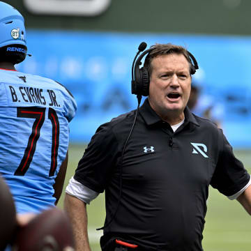 Mar 30, 2024; Arlington, TX, USA; Arlington Renegades head coach Bob Stoops celebrates with his team after they score against the Birmingham Stallions during the first half at Choctaw Stadium. Mandatory Credit: Jerome Miron-USA TODAY Sports