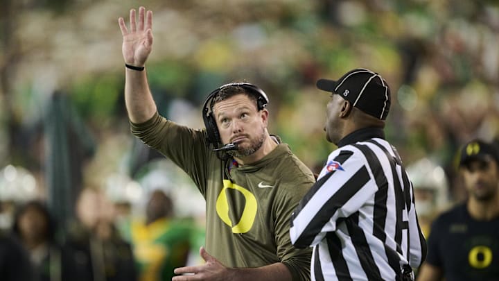 Nov 14, 2025; Eugene, Oregon, USA; Oregon Ducks head coach Dan Lanning calls for a time out during the first half against the Minnesota Golden Gophers at Autzen Stadium. Mandatory Credit: Troy Wayrynen-Imagn Images