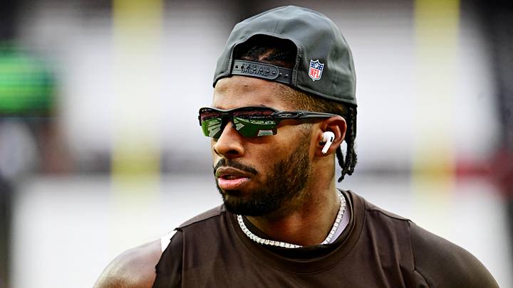 Cleveland Browns quarterback Shedeur Sanders