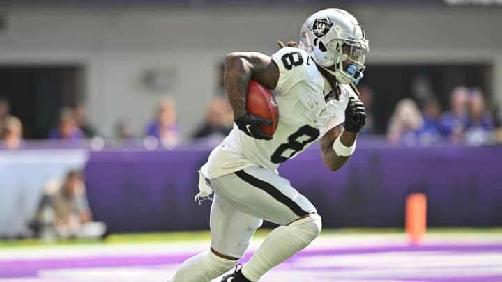 Aug 10, 2024; Minneapolis, Minnesota, USA; Las Vegas Raiders running back Ameer Abdullah (8) returns a kickoff against the Minnesota Vikings during the second quarter at U.S. Bank Stadium. Mandatory Credit: Jeffrey Becker-USA TODAY Sports