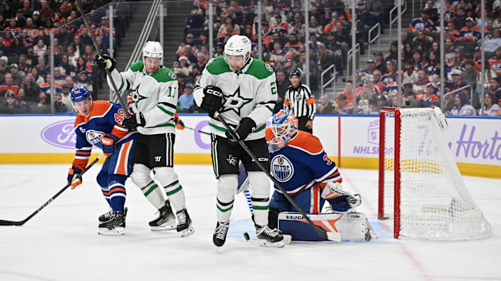 Jason Robertson brings a seven-game goal streak into Wednesday night.