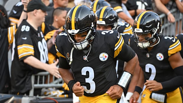 Pittsburgh Steelers quarterbacks Russell Wilson and Justin Fields