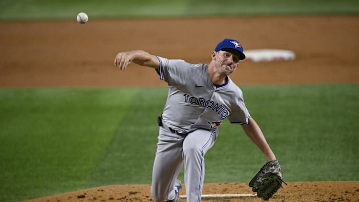 Sep 17, 2024; Arlington, Texas, USA; Toronto Blue Jays starting pitcher Chris Bassitt (40) pitches against the Texas Rangers during the first inning at Globe Life Field.