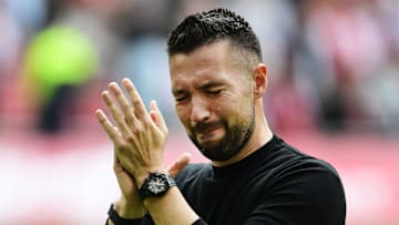 Francesco Farioli, ému aux larmes hier lors d'Ajax - Twente en Eredivisie