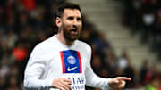 Le Paris Saint-Germain s'impose sur la pelouse de l'OGC sur le score de 2 buts à 0 grâce à des buts de Lionel Messi et de Sergio Ramos.