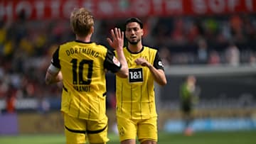 Neben Julian Brandt (l.) könnte auch Ramy Bensebaini den BVB verlassen