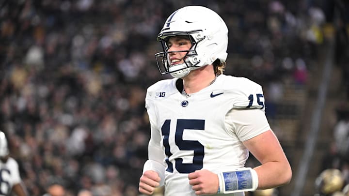 Penn State Nittany Lions quarterback Drew Allar (15)