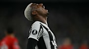 Fogão ganha tempo para decisão na Libertadores