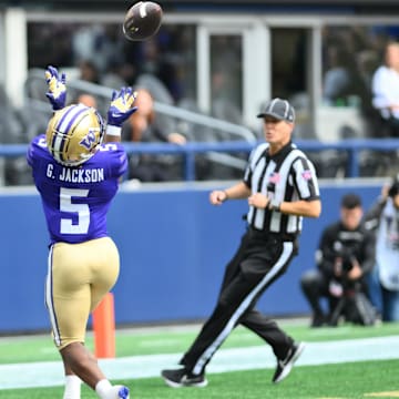 Giles Jackson gets behind the WSU secondary to catch a 31-yard touchdown pass.