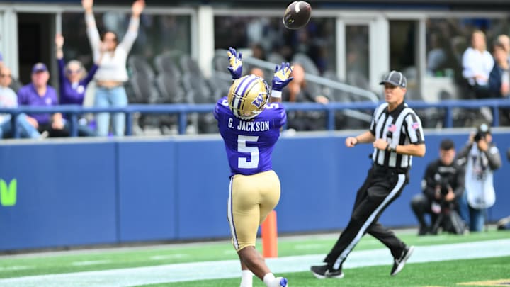 Giles Jackson gets behind the WSU secondary to catch a 31-yard touchdown pass.