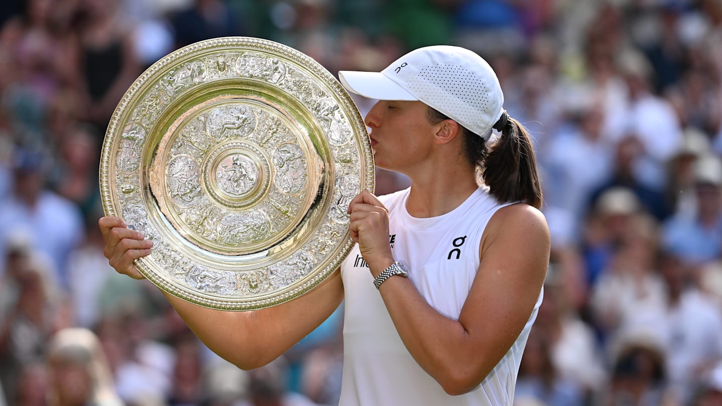 Iga Swiatek Wins First Wimbledon, Criticizes Polish Media Coverage