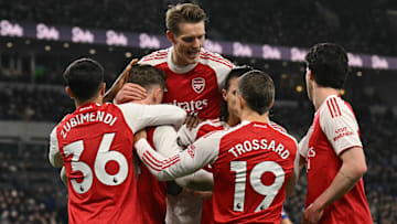Arsenal vence o Everton e mantém gordura na liderança da Premier League Arsenal vence o Everton e mantém gordura na liderança da Premier League