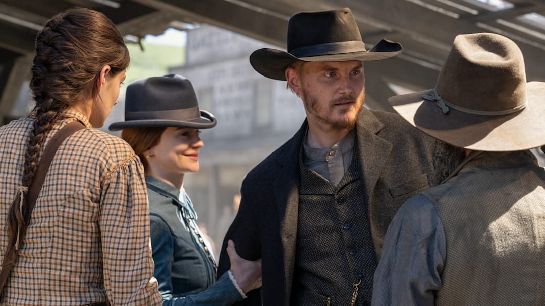 (L to R) Diana Silvers as Dahlia Teller, Aisling Franciosi as Trisha Van Ness, and Toby Hemingway as Willem Van Ness in Episode 101 of The Abandons