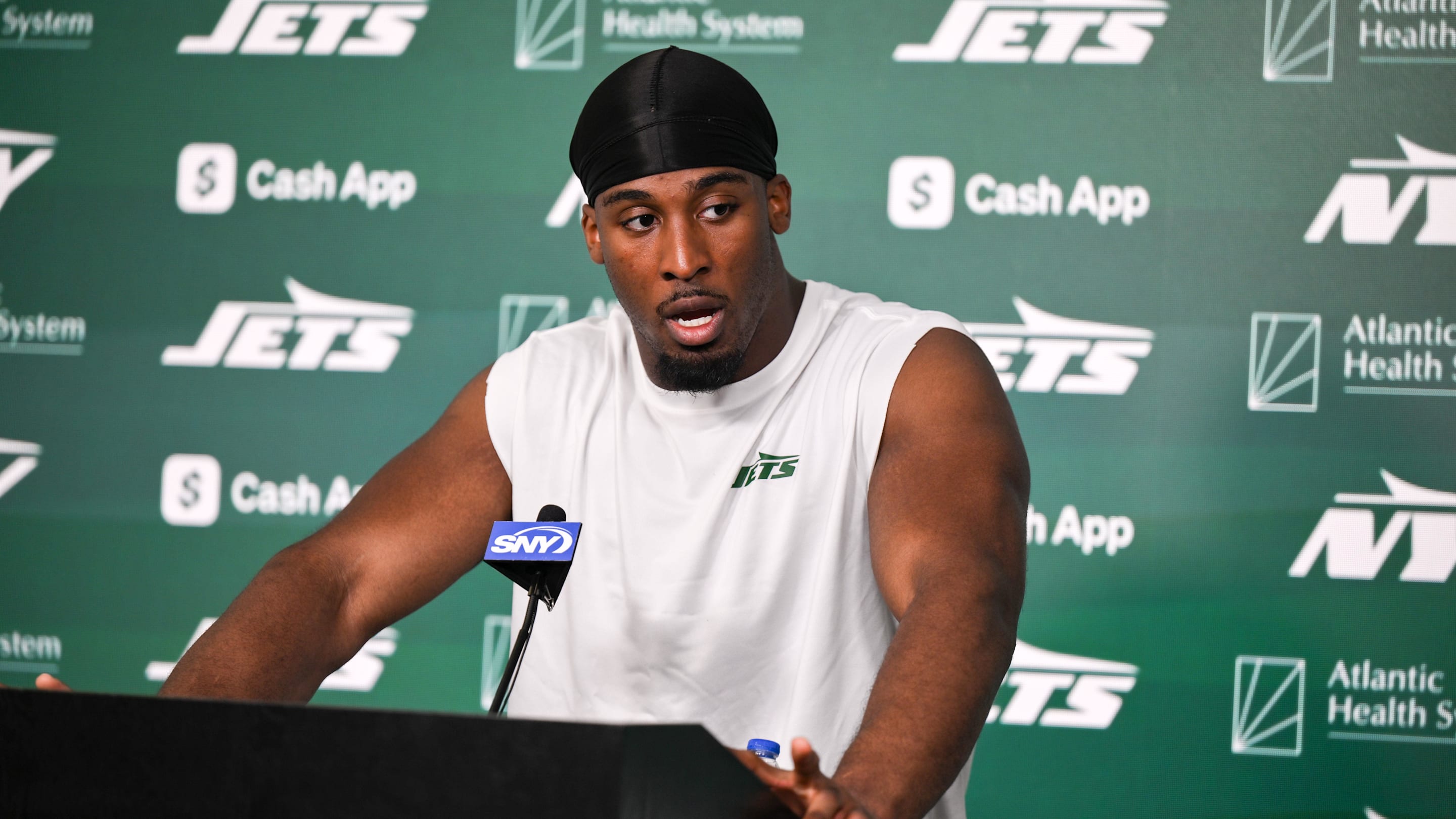 CBS Sideline Reporter Relays Breece Hall’s Threatening Quote Amid Jets Trade Rumors