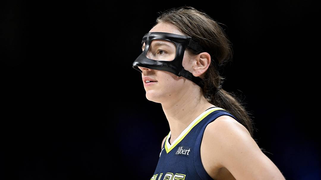 Jun 1, 2026; Arlington, Texas, USA; Dallas Wings forward Alanna Smith (8) looks on during the second half against the Seattle Storm at College Park Center. Mandatory Credit: Jerome Miron-Imagn Images Jun 1, 2026; Arlington, Texas, USA; Dallas Wings forward Alanna Smith (8) looks on during the second half against the Seattle Storm at College Park Center. Mandatory Credit: Jerome Miron-Imagn Images