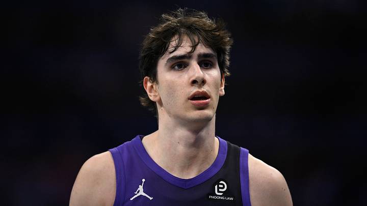 Phoenix Suns v Sacramento Kings