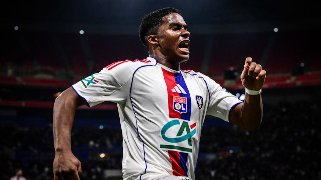 Endrick vem fazendo a diferença com a camisa do Lyon