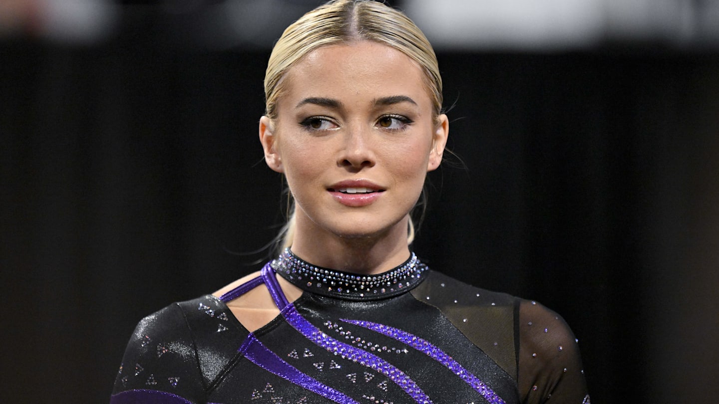 Livvy Dunne’s ‘officially retired’ dress wows on LSU gymnastics girls(01)