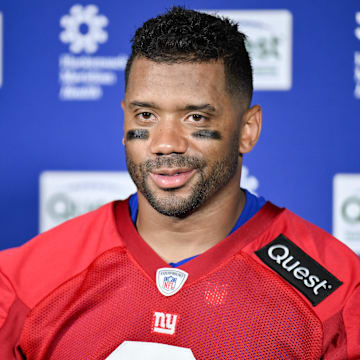 New York Giants quarterback Russell Wilson gifted rookie Seahawks QB Jalen Milroe a signed jersey with an inspiring message. 