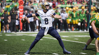 Montana State Bobcats quarterback Justin Lamson (8)