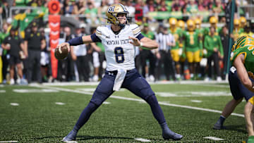 Montana State Bobcats quarterback Justin Lamson (8)