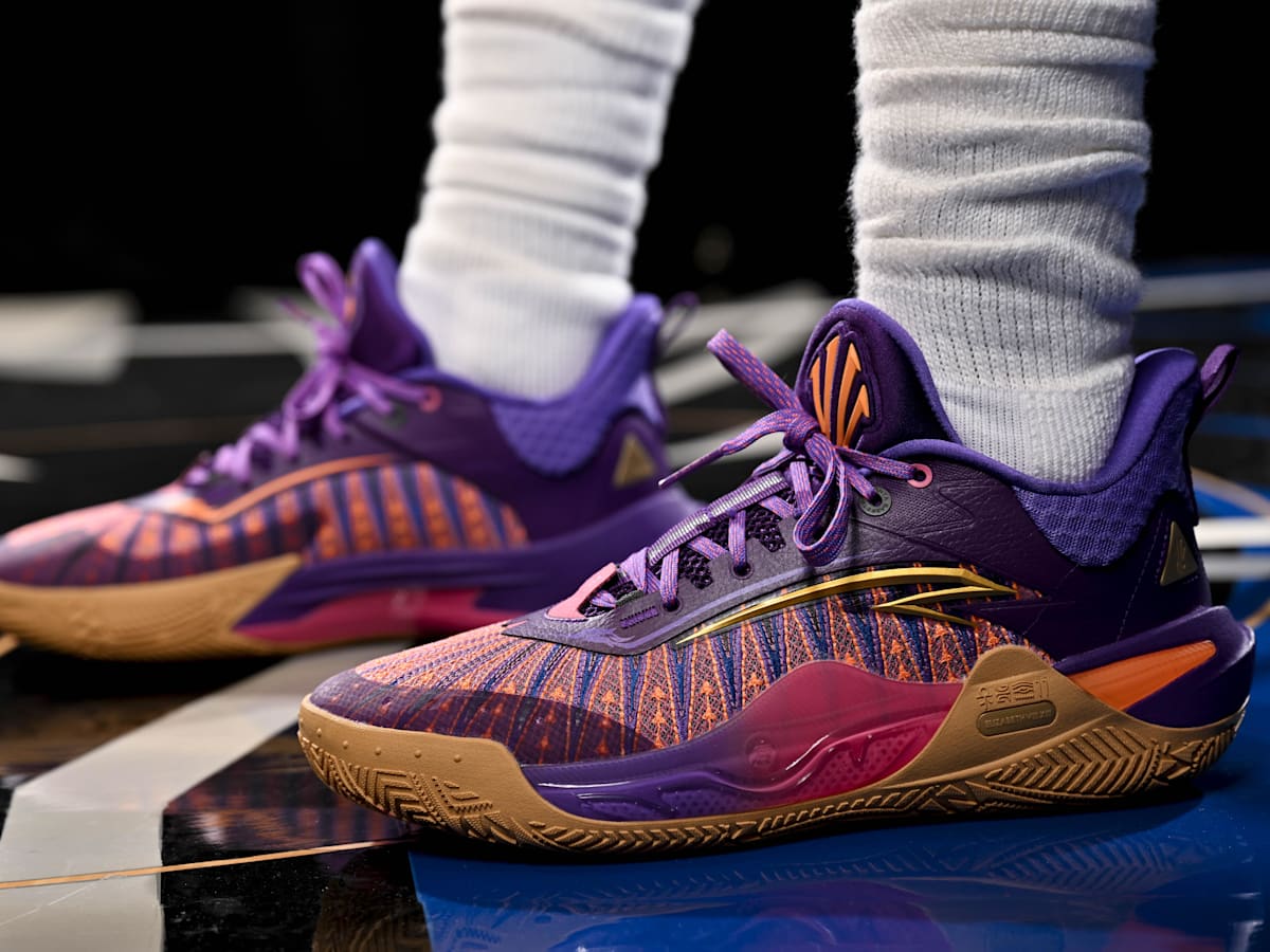 Kyrie irving signed shoes outlet