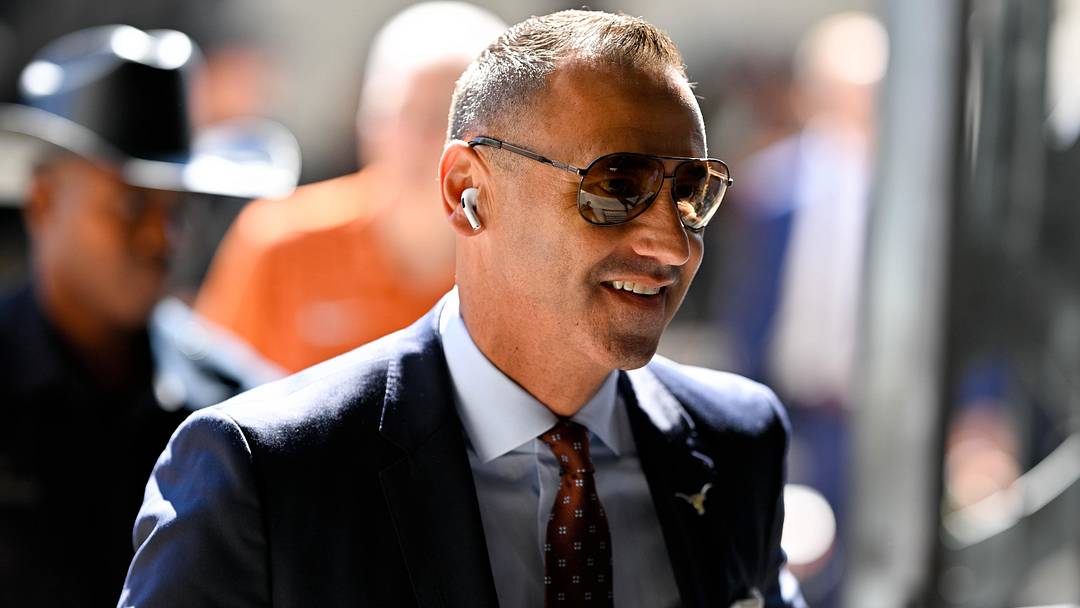 Oct 11, 2025; Dallas, Texas, USA; Texas Longhorns head coach Steve Sarkisian Oct 11, 2025; Dallas, Texas, USA; Texas Longhorns head coach Steve Sarkisian