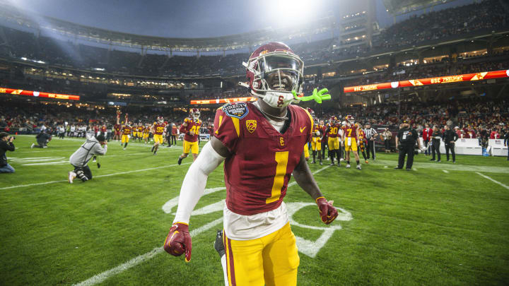 DIRECTV Holiday Bowl - Louisville v USC