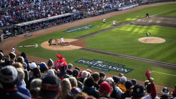 Minnesota Twins - We're expecting large crowds tonight, please