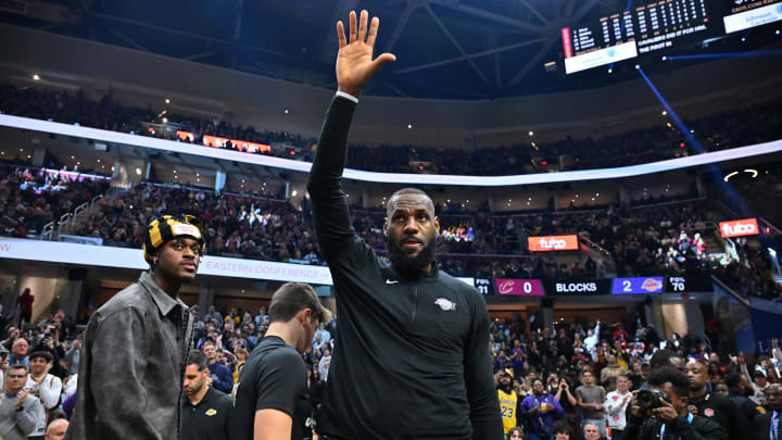 El público de los Cavaliers aplaudió con emoción a LeBron James