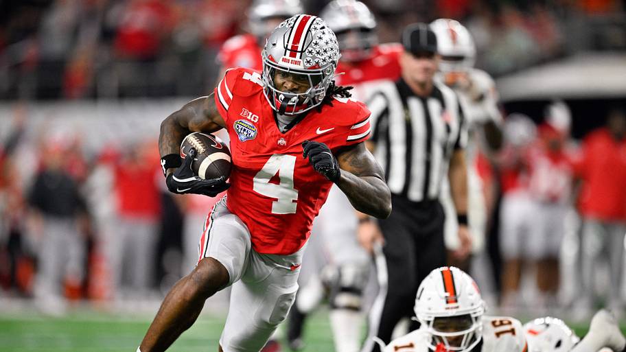 Ohio State Buckeyes wide receiver Jeremiah Smith runs 