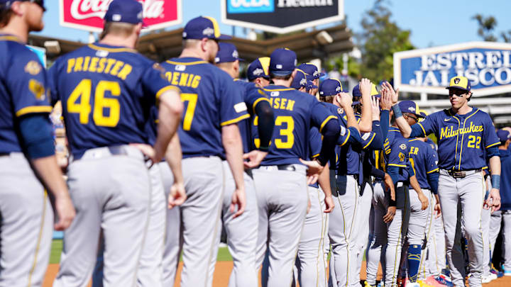 Championship Series - Milwaukee Brewers v Los Angeles Dodgers - Game 3